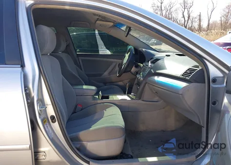 2011 Toyota Camry Le z USA, uszkodzony, nr VIN 4T1BF3EK9BU143944